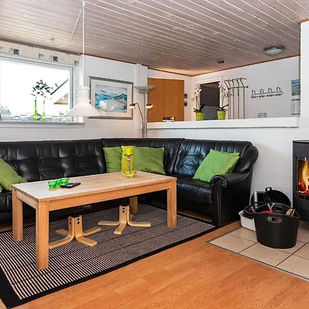 Energy-efficient Retreat - By Traum